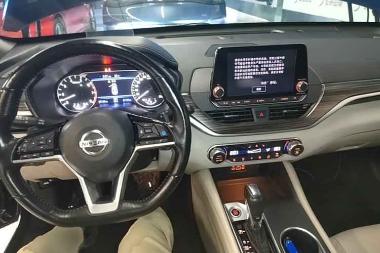 Used Nissan Teana 2019 2.0T XV AD1 Prestige Navigation Edition Center Console