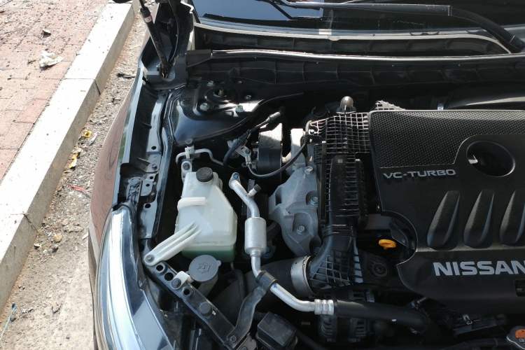 Used Nissan Teana 2019 2.0T XL Upper Smart Enjoyment Version Engine Bay Right