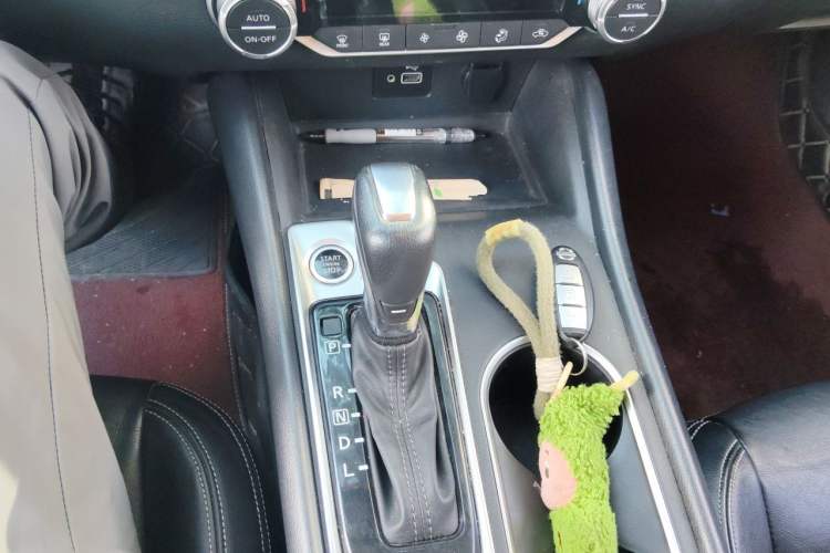 Used Nissan Teana 2019 2.0L XL Comfort Edition Gear Lever