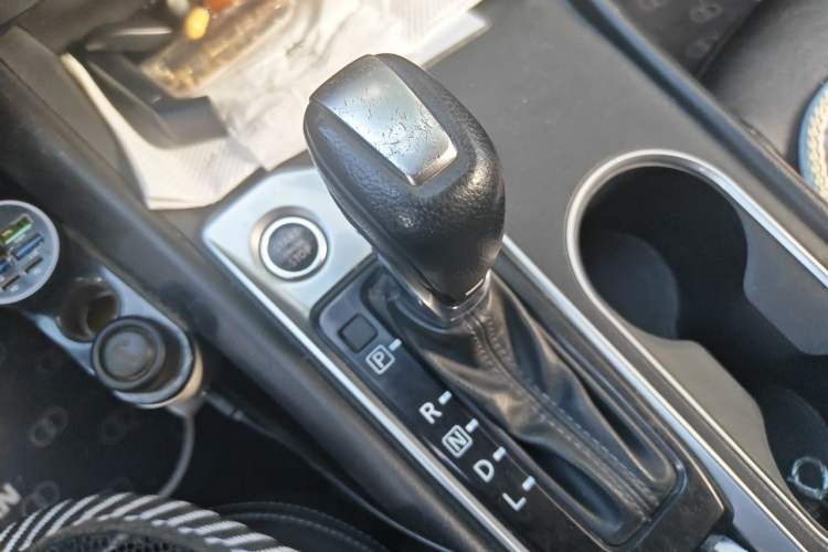 Used Nissan Teana 2019 2.0L XL Comfort Edition Gear Lever