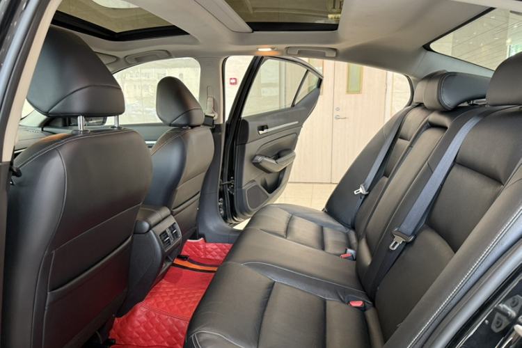 Used Nissan Teana 2019 2.0L XL Comfort Edition Interior 8