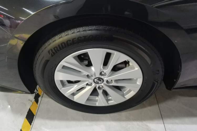 Used Nissan Teana 2019 2.0L XL Comfort Edition Left Front Wheel Hub