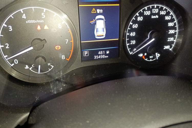 Used Nissan Teana 2019 2.0L XL Comfort Edition Odometer Close Up