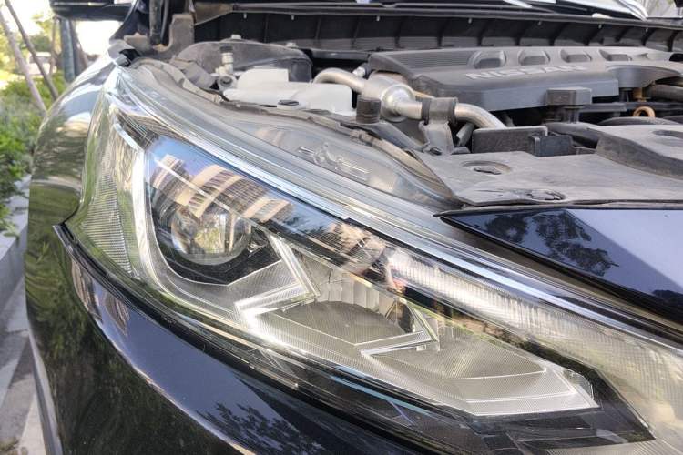 Used Nissan Teana 2019 2.0L XL Comfort Edition Right Front Headlight