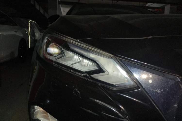 Used Nissan Teana 2019 2.0L XL Comfort Edition Right Front Headlight