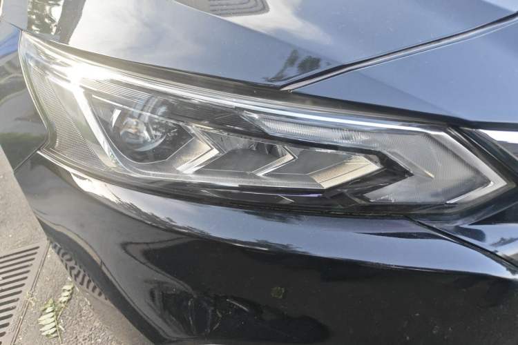 Used Nissan Teana 2019 2.0L XL Comfort Edition Right Front Headlight