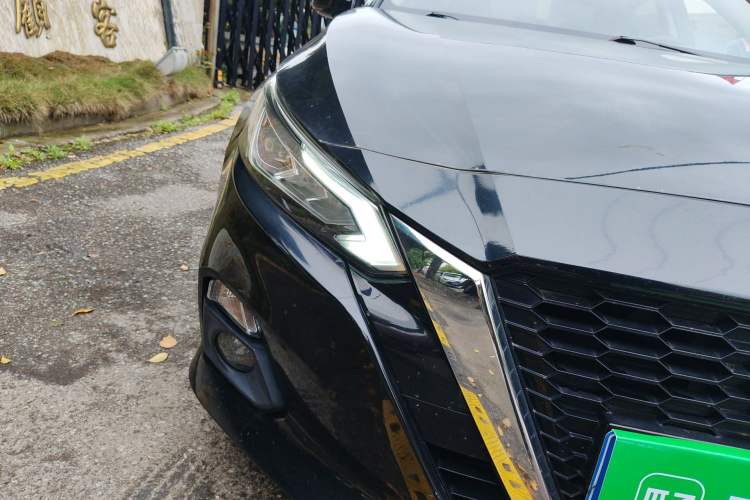 Used Nissan Teana 2019 2.0L XL Comfort Edition Right Front Headlight