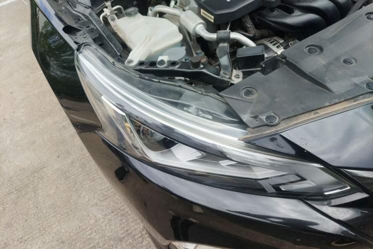 Used Nissan Teana 2019 2.0L XL Comfort Edition Right Front Headlight