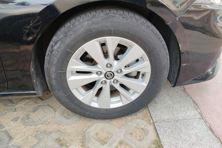 Used Nissan Teana 2019 2.0L XL Comfort Edition Right Front Wheel Hub