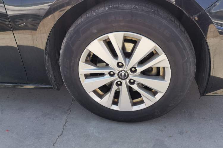 Used Nissan Teana 2019 2.0L XL Comfort Edition Right Front Wheel Hub