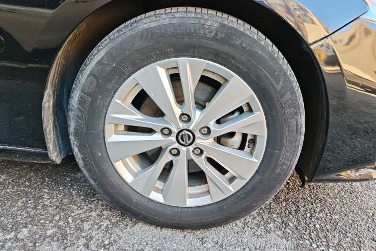 Used Nissan Teana 2019 2.0L XL Comfort Edition Right Front Wheel Hub