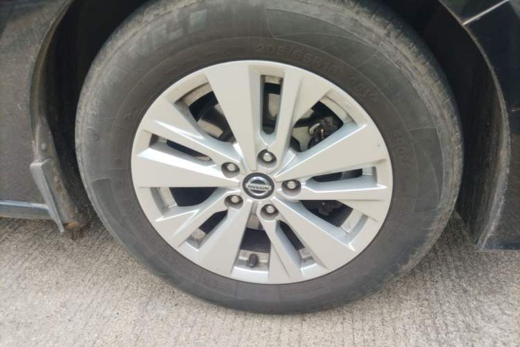 Used Nissan Teana 2019 2.0L XL Comfort Edition Right Front Wheel Hub