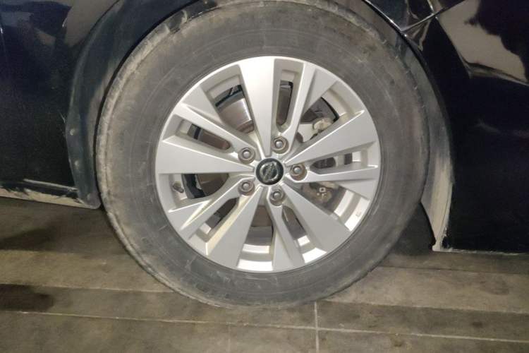 Used Nissan Teana 2019 2.0L XL Comfort Edition Right Front Wheel Hub