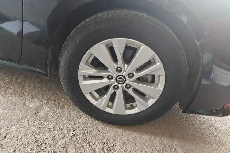 Used Nissan Teana 2019 2.0L XL Comfort Edition Right Front Wheel Hub