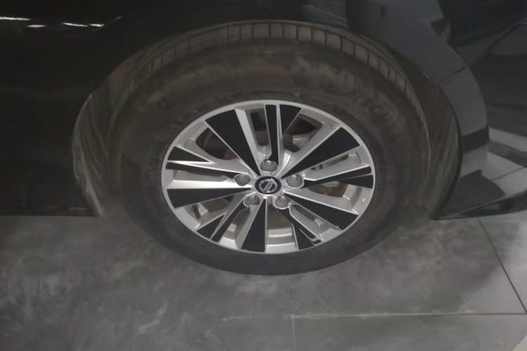 Used Nissan Teana 2019 2.0L XL Comfort Edition Right Front Wheel Hub