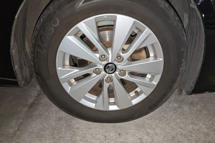 Used Nissan Teana 2019 2.0L XL Comfort Edition Right Front Wheel Hub