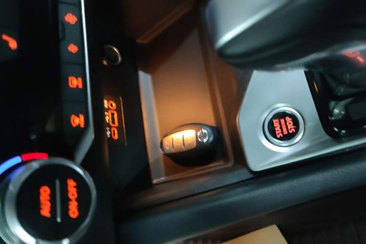 Used Nissan Teana 2019 2.0L XL Upper SmartDrive Version Vehicle Key