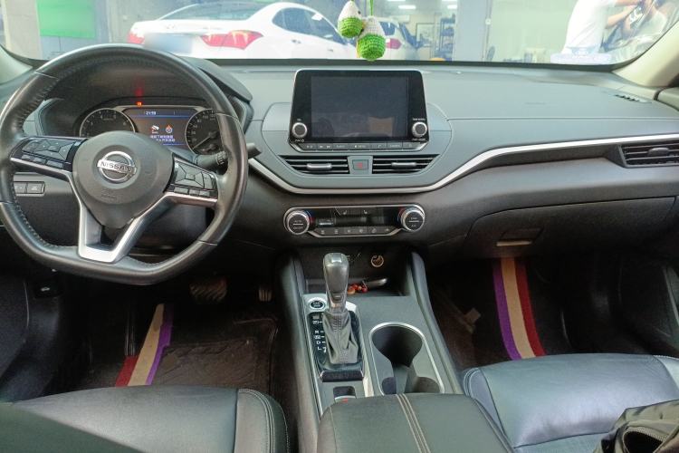 Used Nissan Teana 2019 2.0L XL Upper SmartDrive Version Center Console
