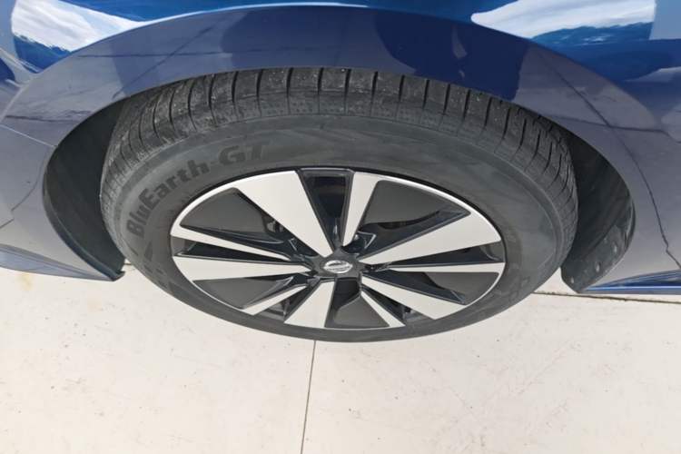 Used Nissan Teana 2019 2.0L XL Upper SmartDrive Version Left Front Wheel Hub