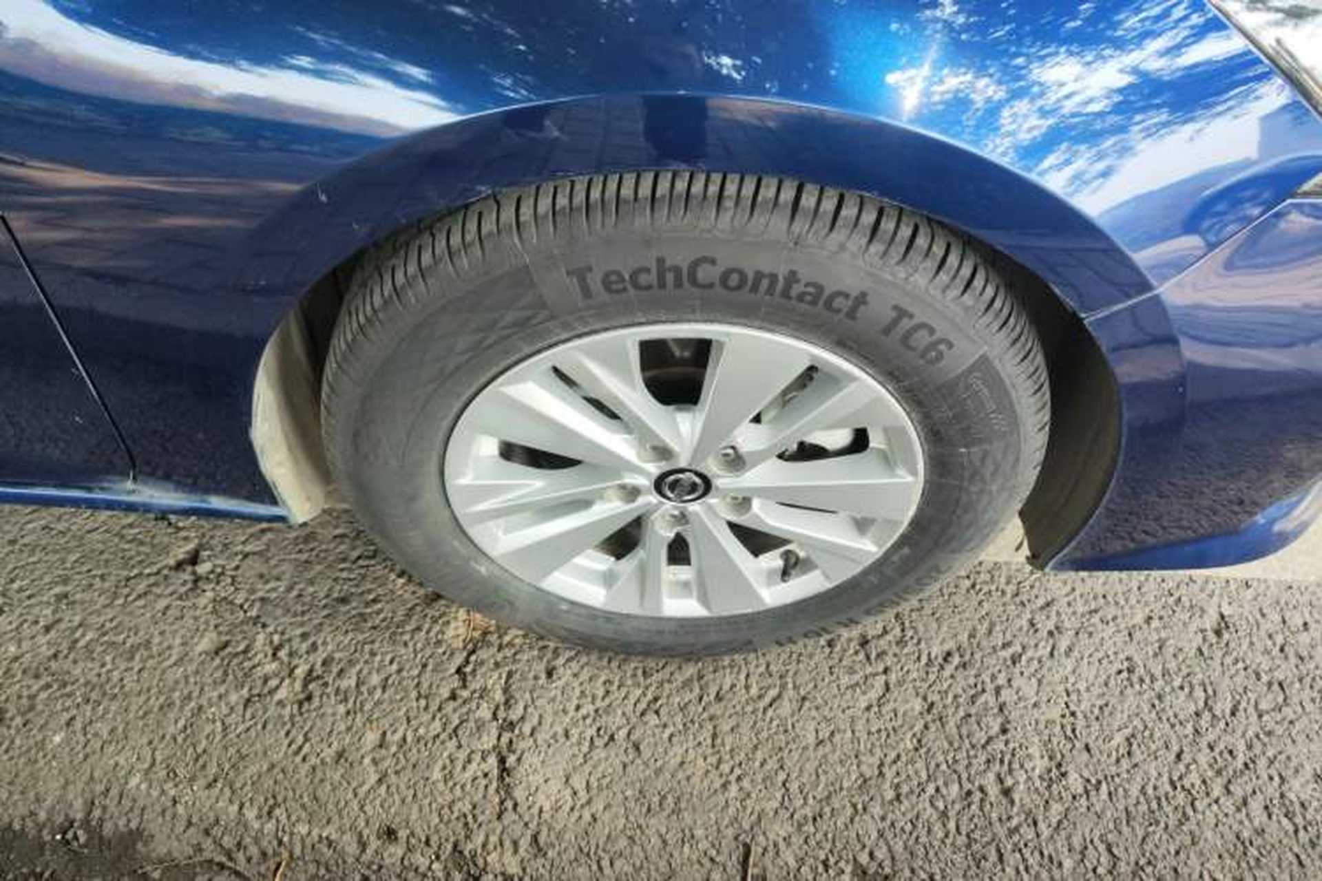 Used Nissan Teana 2019 2.0L XL Comfort Edition Right Front Wheel Hub