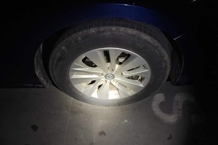 Used Nissan Teana 2019 2.0L XL Comfort Edition Right Front Wheel Hub