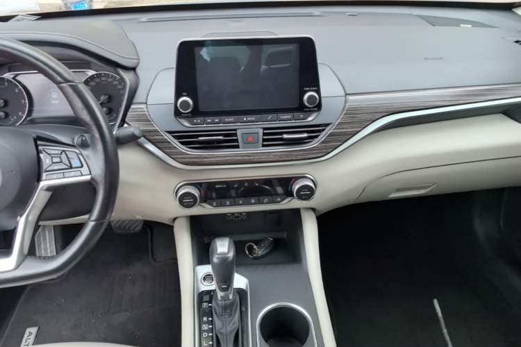 Used Nissan Teana 2019 2.0T XV AD1 Prestige Navigation Edition Audio And AC Panel