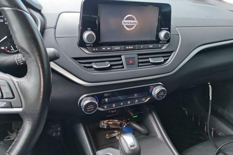 Used Nissan Teana 2019 2.0L XL Comfort Edition Audio And AC Panel