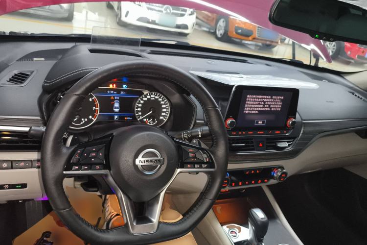 Used Nissan Teana 2019 2.0T XV Prestige Edition Center Console