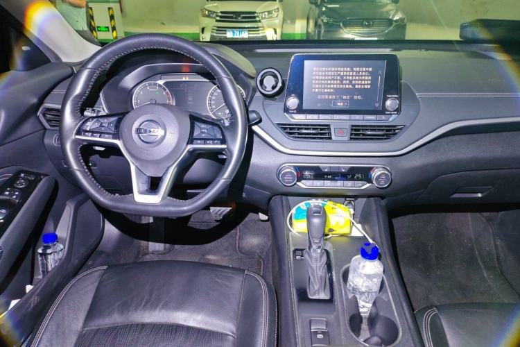 Used Nissan Teana 2019 2.0T XL Upper Smart Enjoyment Version Center Console