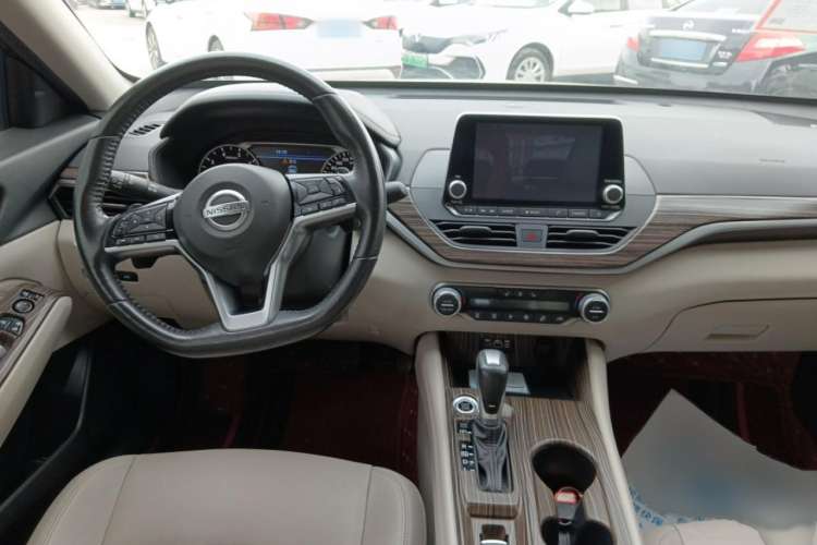 Used Nissan Teana 2019 2.0T XV Prestige Edition Center Console