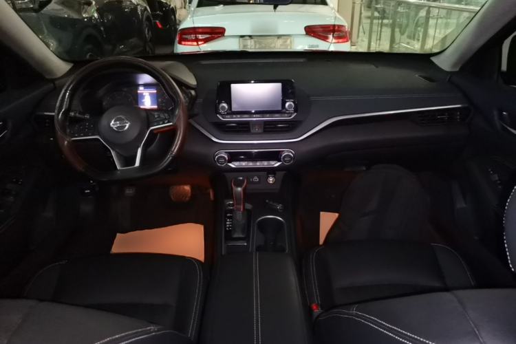 Used Nissan Teana 2019 2.0L XL Comfort Edition Center Console