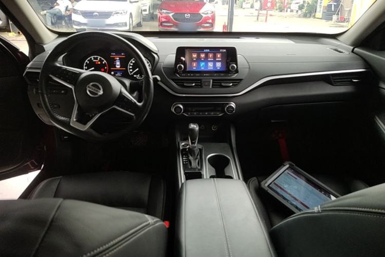 Used Nissan Teana 2019 2.0L XL Comfort Edition Center Console