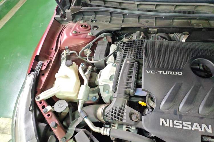 Used Nissan Teana 2019 2.0T XL Upper Smart Enjoyment Version Engine Bay Right
