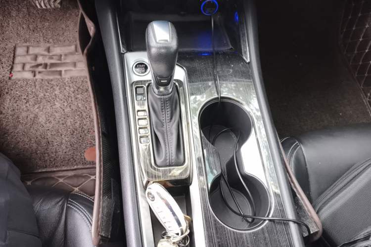 Used Nissan Teana 2019 2.0L XL Comfort Edition Gear Lever