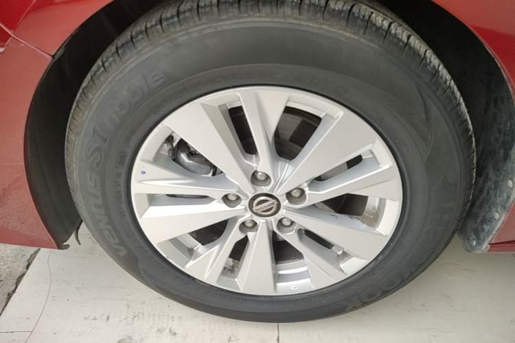 Used Nissan Teana 2019 2.0L XL Comfort Edition Left Front Wheel Hub