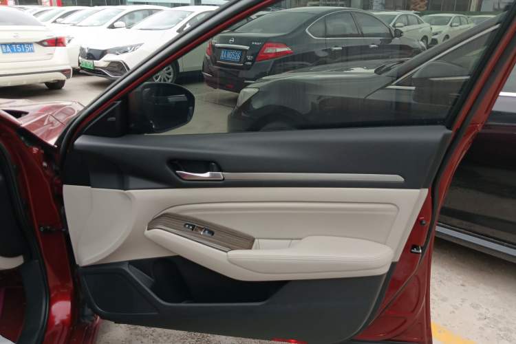 Used Nissan Teana 2019 2.0T XV Prestige Edition Right Front Door Interior