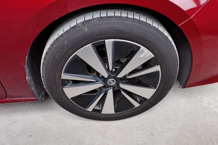 Used Nissan Teana 2019 2.0L XL Upper SmartDrive Version Right Front Wheel Hub