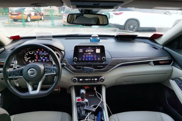Used Nissan Teana 2019 2.0T XV AD1 Prestige Navigation Edition Center Console