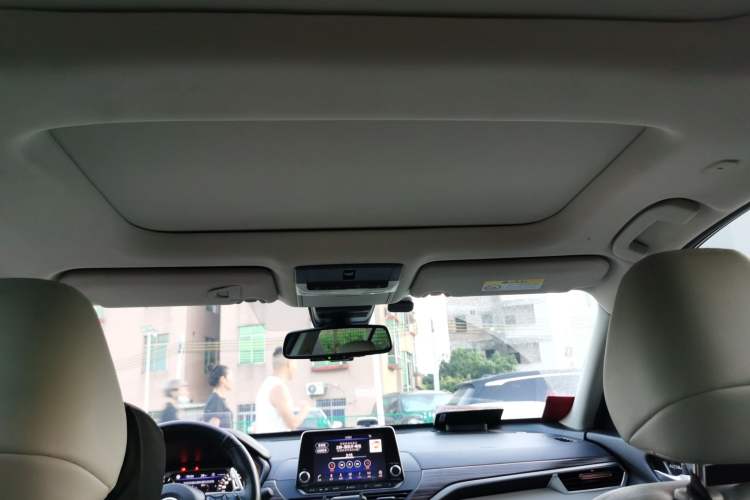 Used Nissan Teana 2019 2.0T XV AD1 Prestige Navigation Edition Headliner