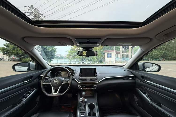 Used Nissan Teana 2019 2.0L XL Upper SmartDrive Version Interior 4