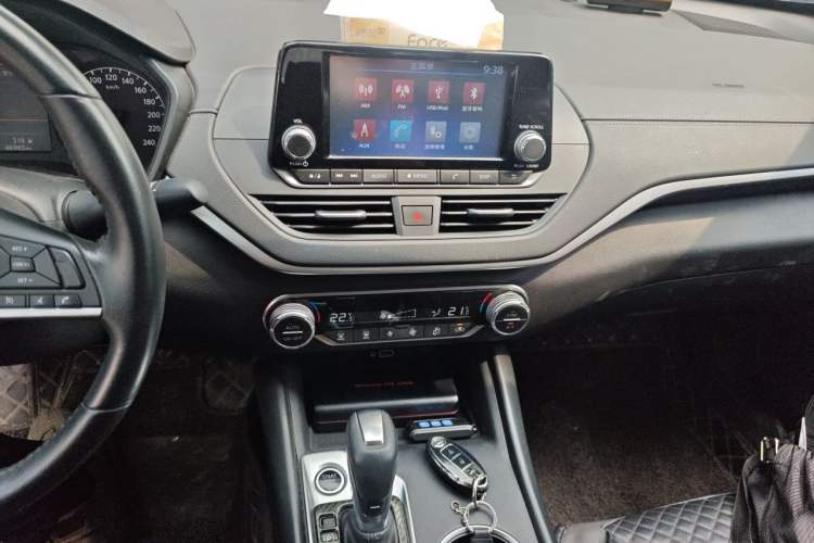 Used Nissan Teana 2019 2.0L XL Comfort Edition Audio And AC Panel
