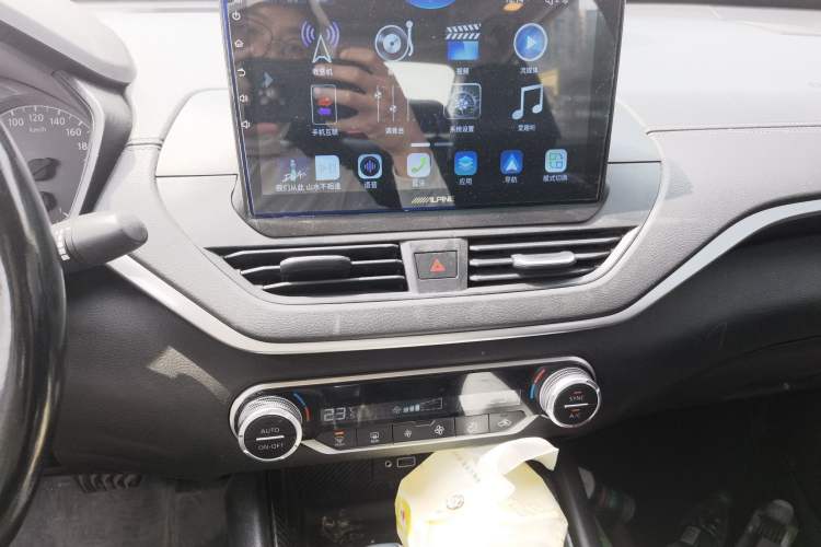 Used Nissan Teana 2019 2.0L XL Comfort Edition Audio And AC Panel