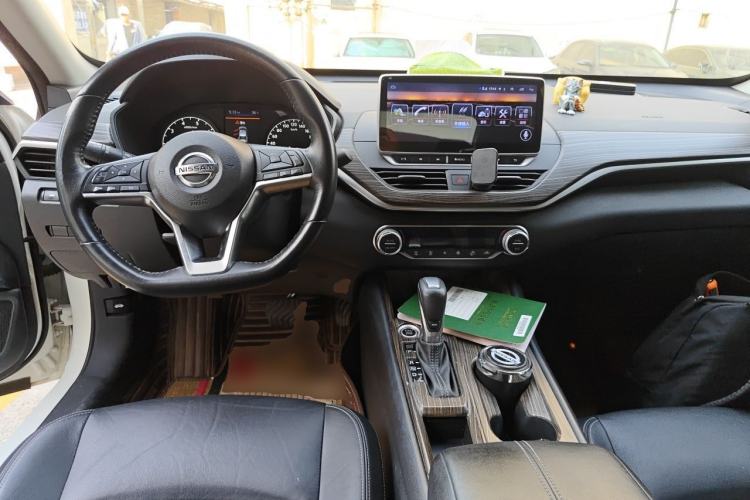 Used Nissan Teana 2019 2.0L XL Comfort Edition Center Console