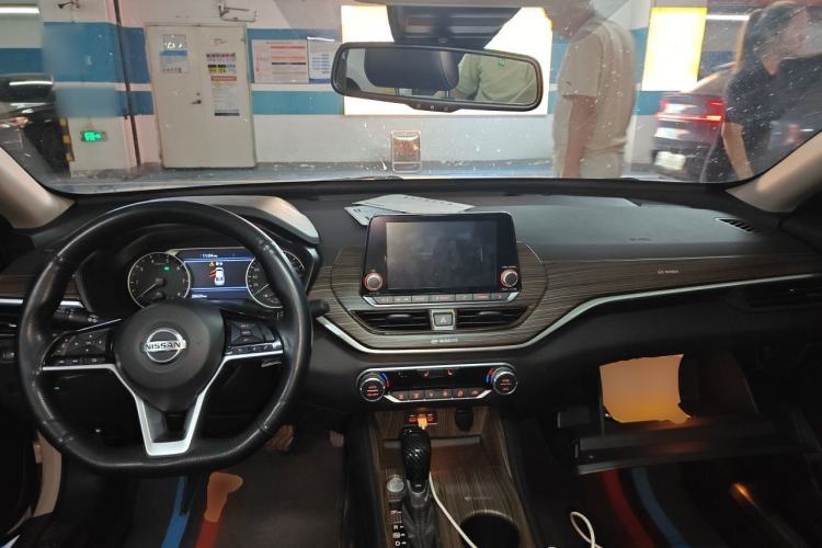 Used Nissan Teana 2019 2.0L XL Upper SmartDrive Version Center Console
