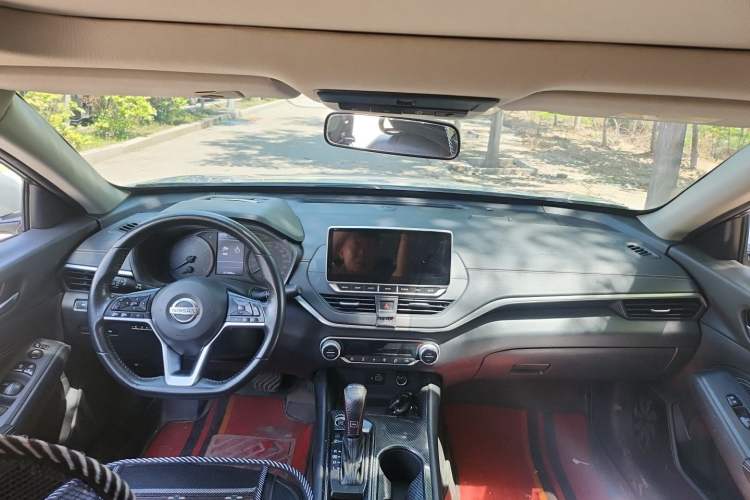 Used Nissan Teana 2019 2.0L XL Comfort Edition Center Console