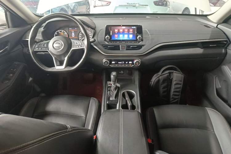 Used Nissan Teana 2019 2.0L XL Comfort Edition Center Console