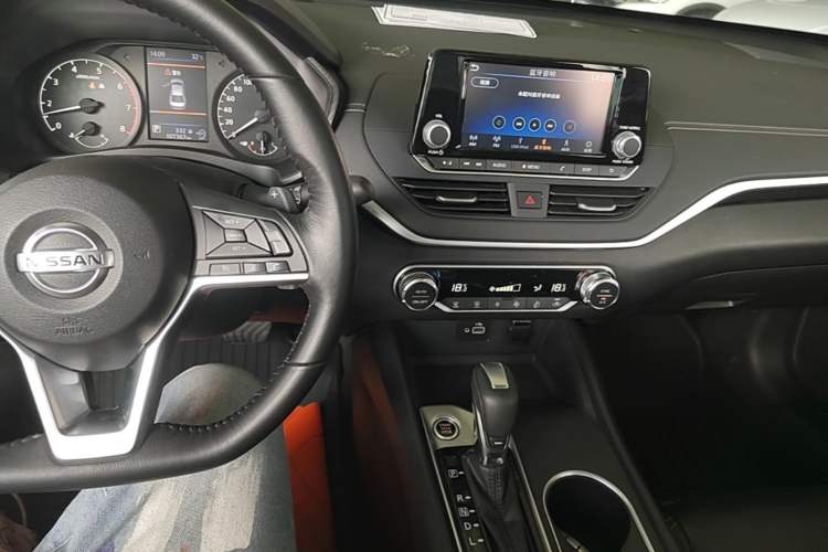 Used Nissan Teana 2019 2.0T XL Smart Leading Edition Center Console