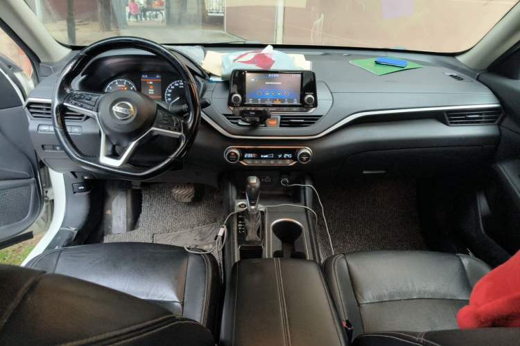 Used Nissan Teana 2019 2.0L XL Comfort Edition Center Console