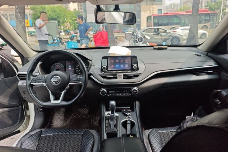 Used Nissan Teana 2019 2.0L XL Comfort Edition Center Console