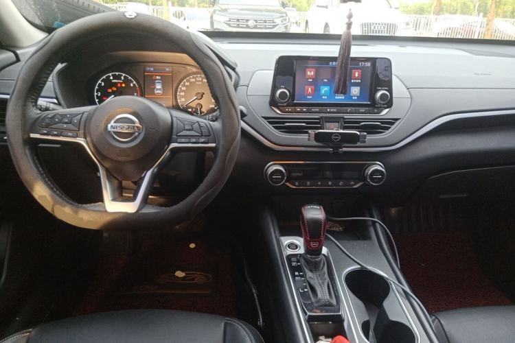 Used Nissan Teana 2019 2.0L XL Comfort Edition Center Console